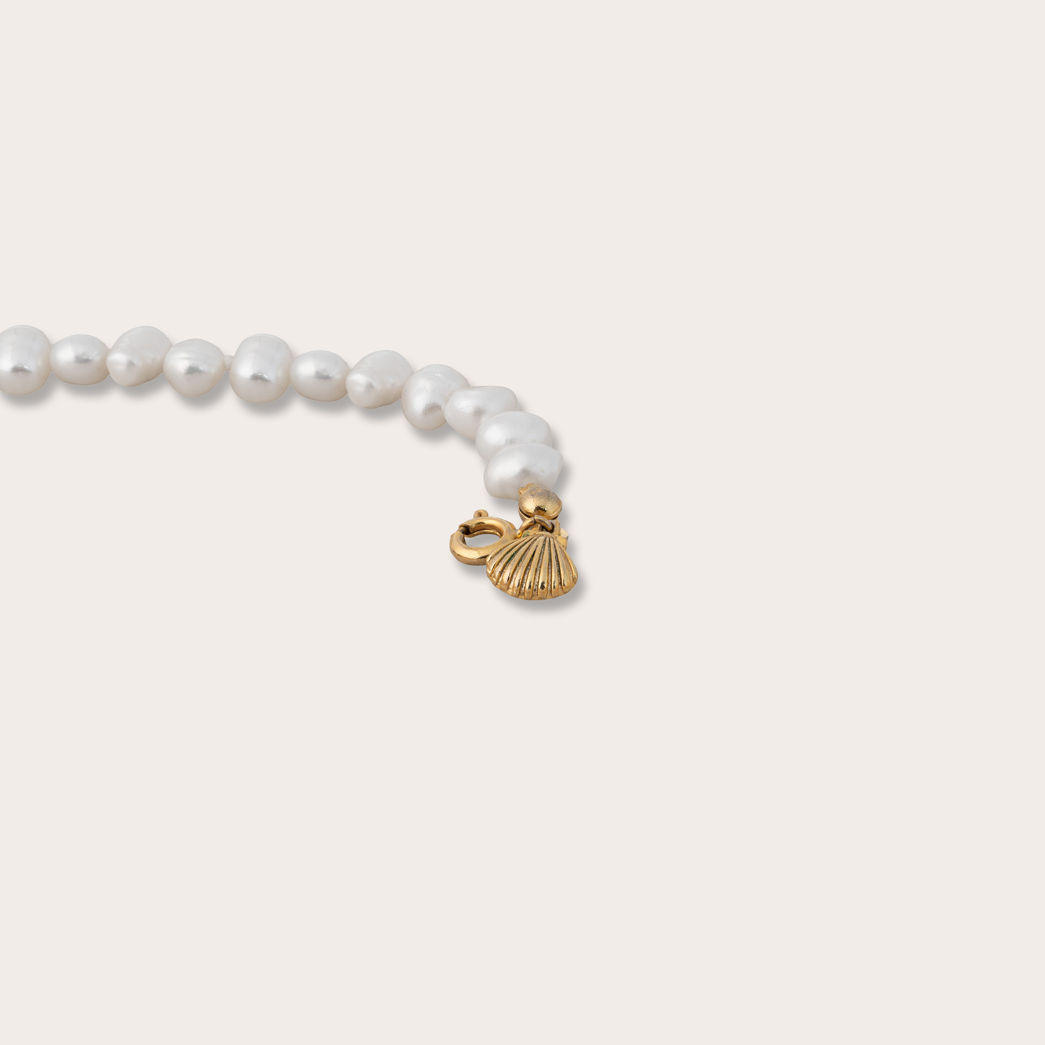 Temptress Pearl Bracelet